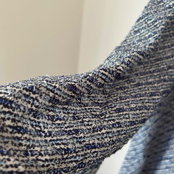 Banana Republic White and Blue Blouse Lined 3/4 Length Tie Sleeves. Size:… - Picture 8 of 8